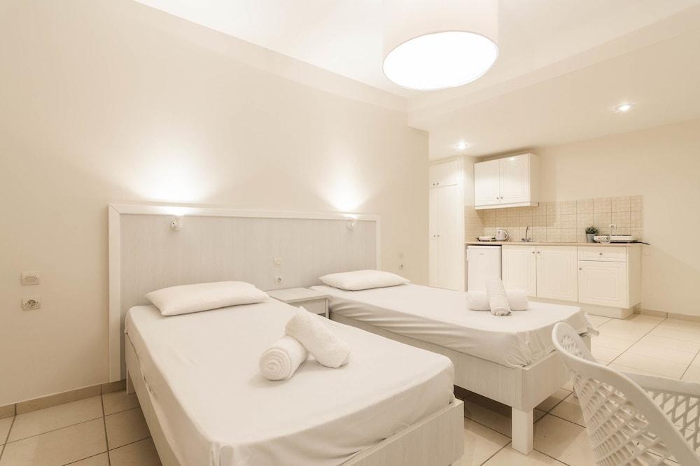 Alykes View Apartments エクステリア 写真